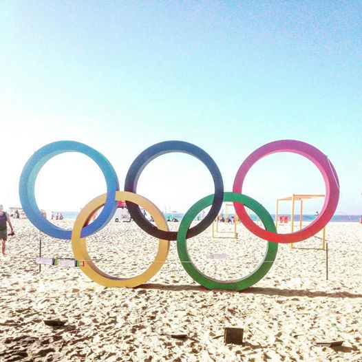 OL-ringene på Copacabana, hvor triatlonkonkurrencerne skydes i gang!