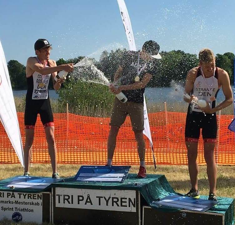 Her løbers der koncentreret ud af skiftezonen (Foto: Fotografen)